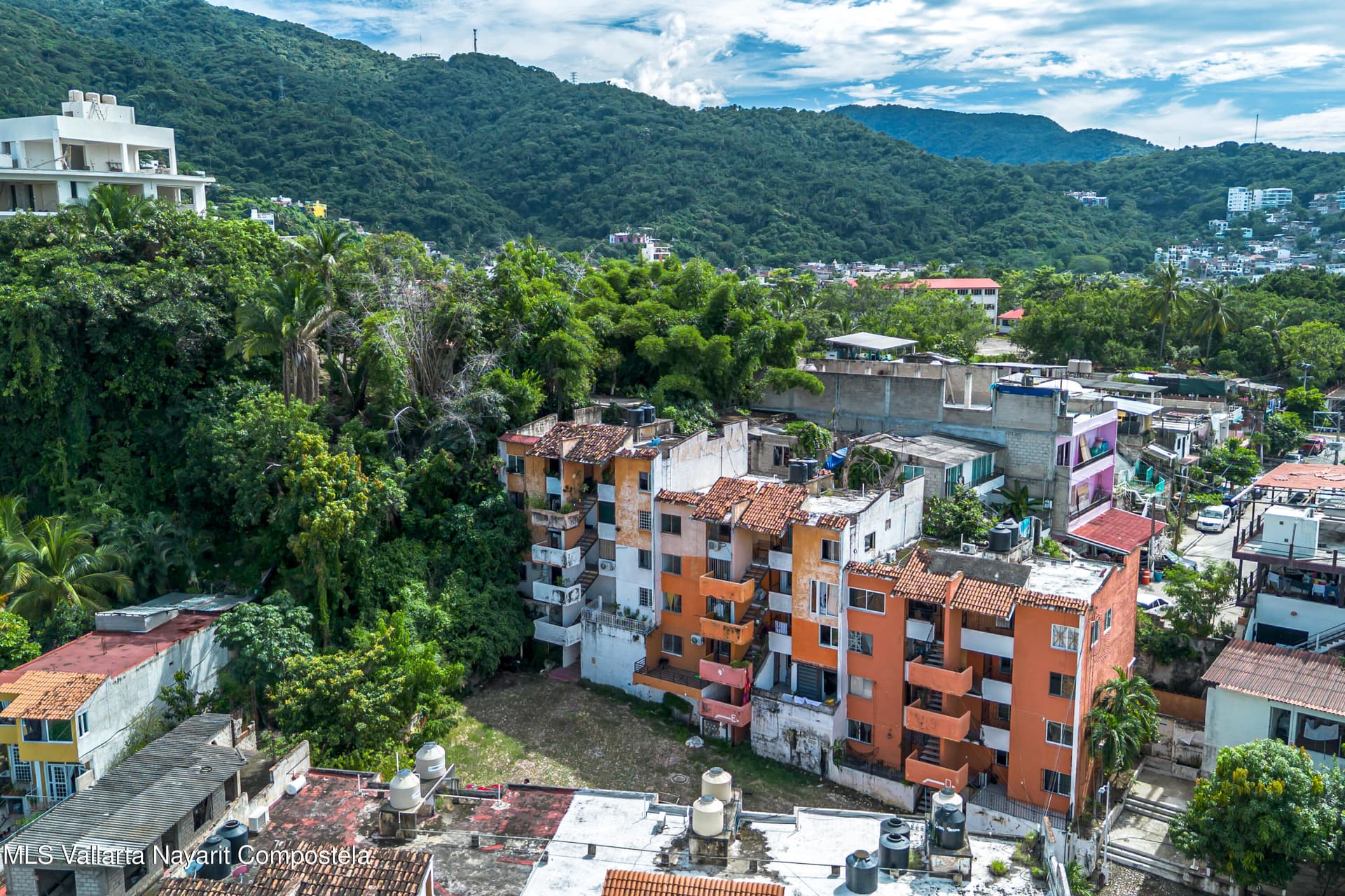 200 Paseo de las Palmas 7