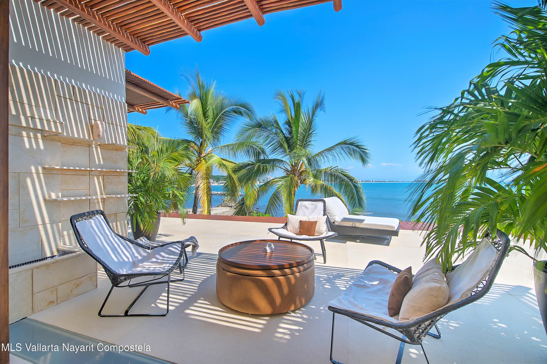 Punta Esmeralda 16