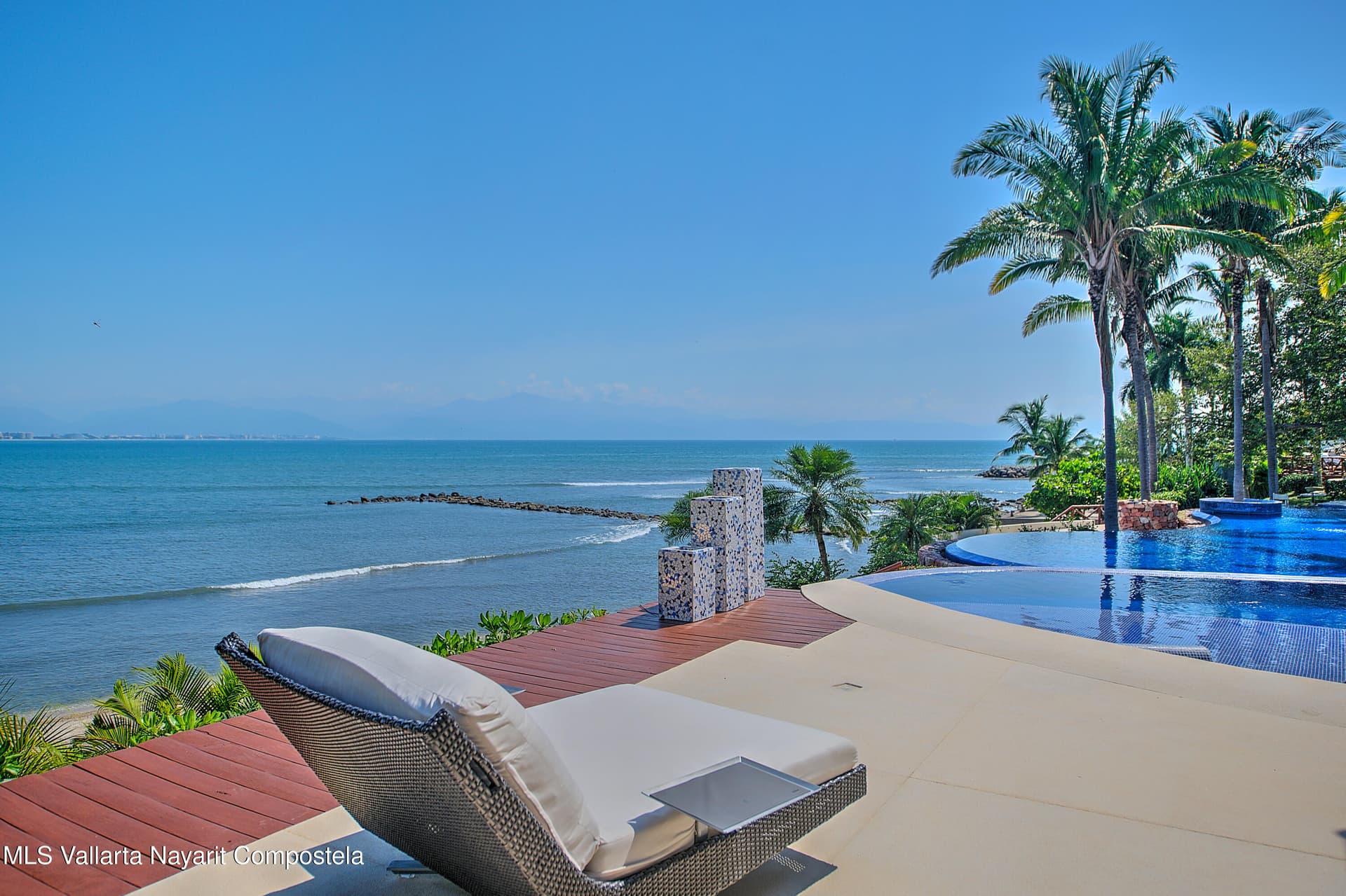 Punta Esmeralda 18