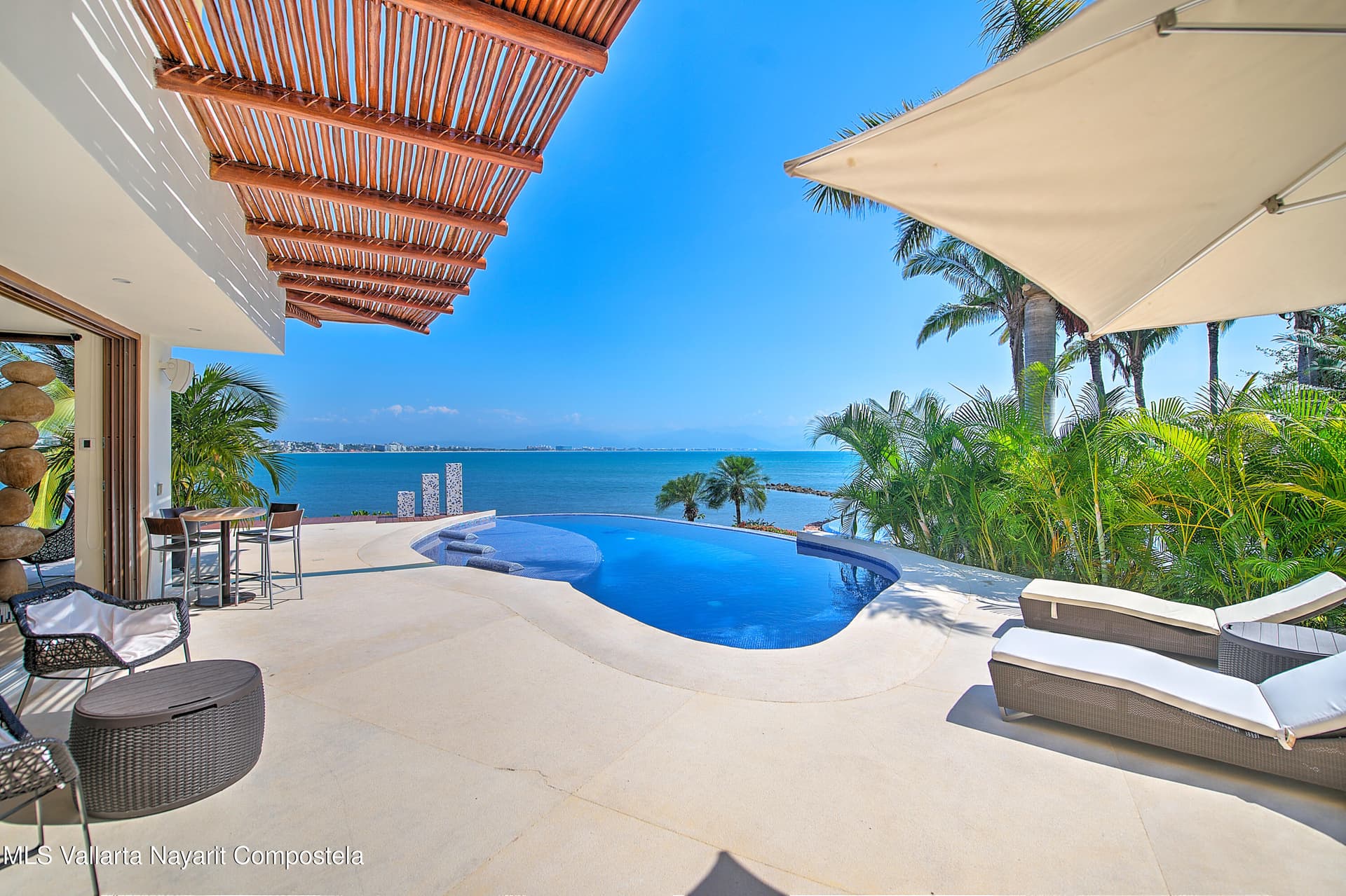Punta Esmeralda 22