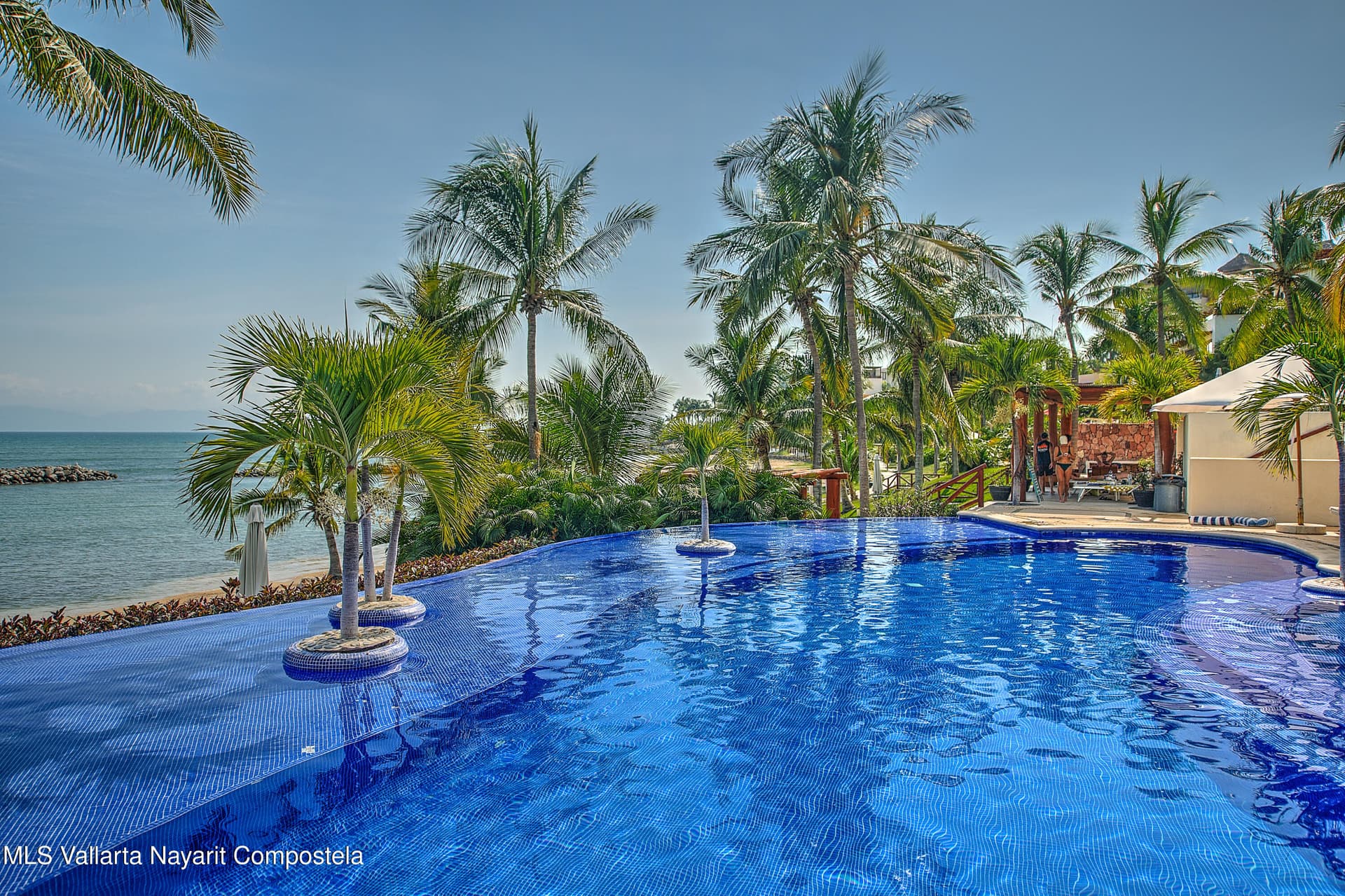 Punta Esmeralda 32