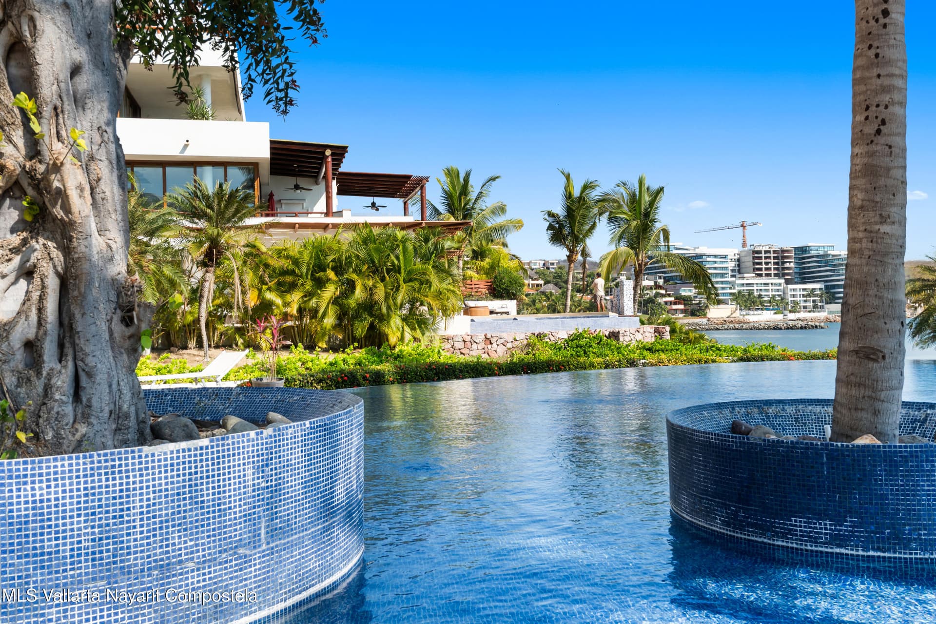 Punta Esmeralda 35
