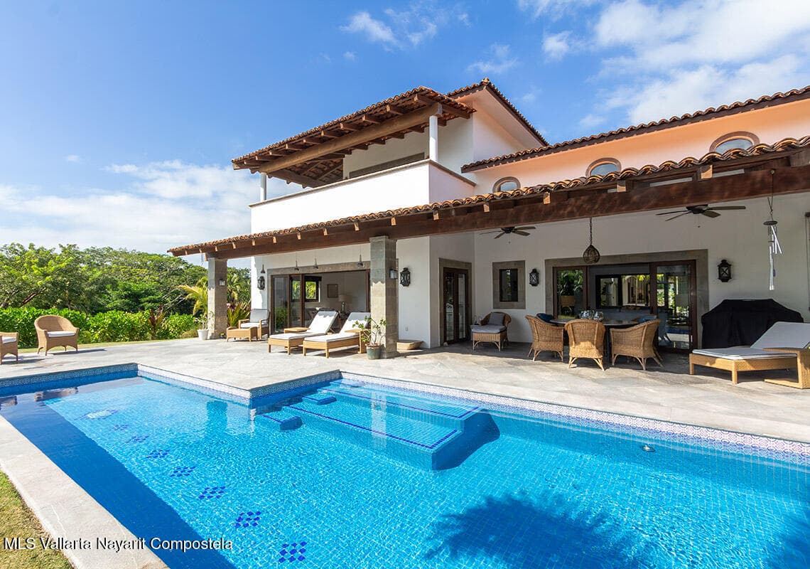 9 Paradise Coves