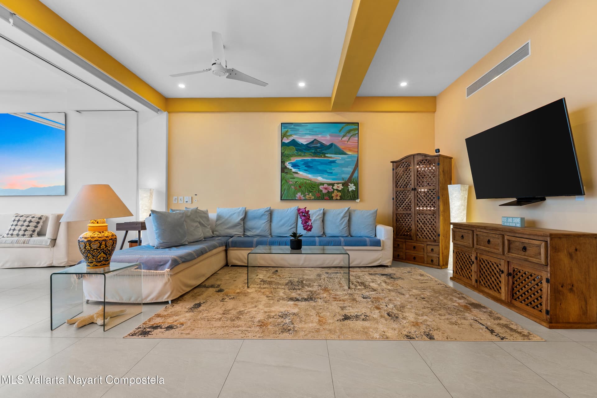 Condo in South Shore